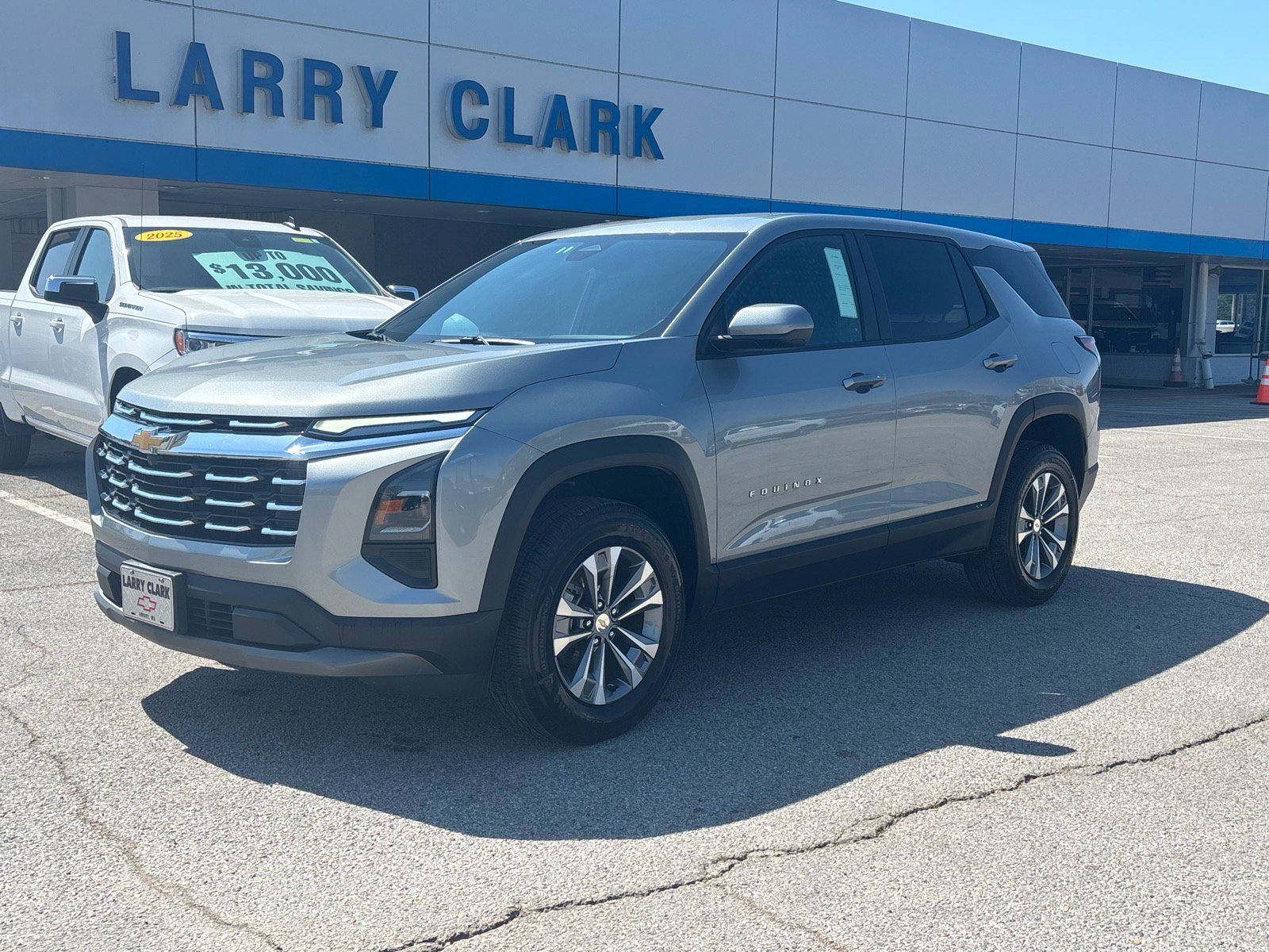 Certified 2025 Chevrolet Equinox LT FWD image 1