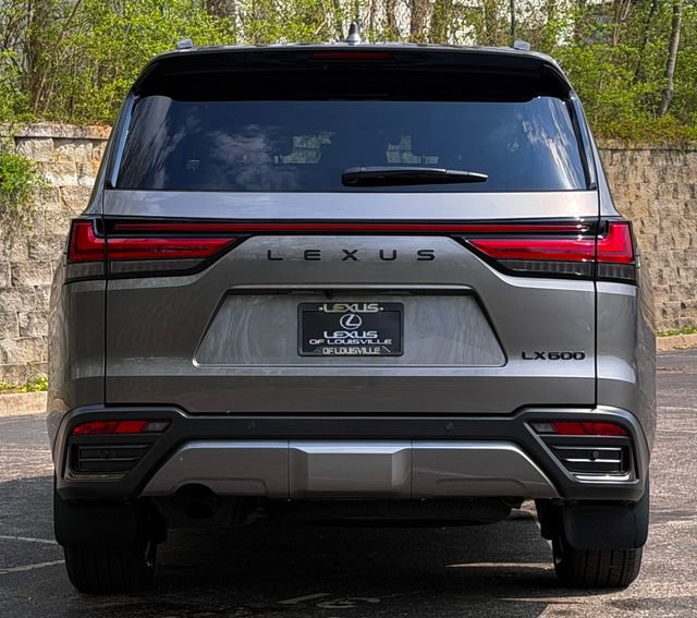 New 2026 Lexus LX 600 4WD w/ Interior Upgrade Package image 4