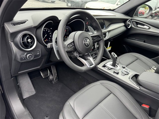 New 2025 Alfa Romeo Stelvio Sprint image 12