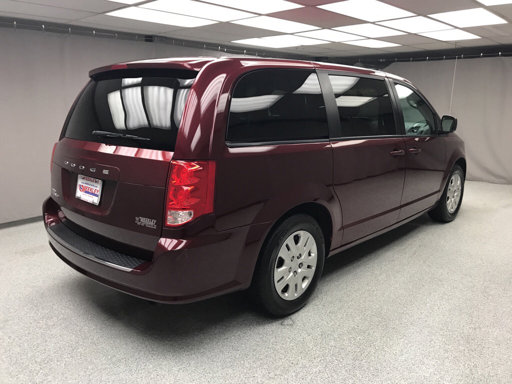 Used 2018 Dodge Grand Caravan SE image 4