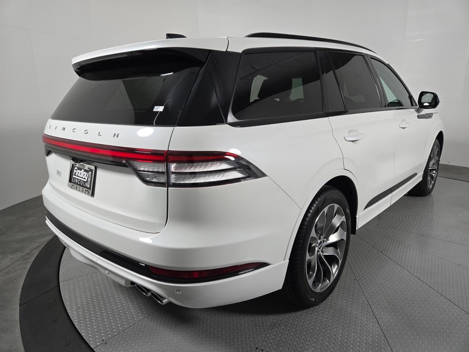 New 2026 Lincoln Aviator AWD image 4
