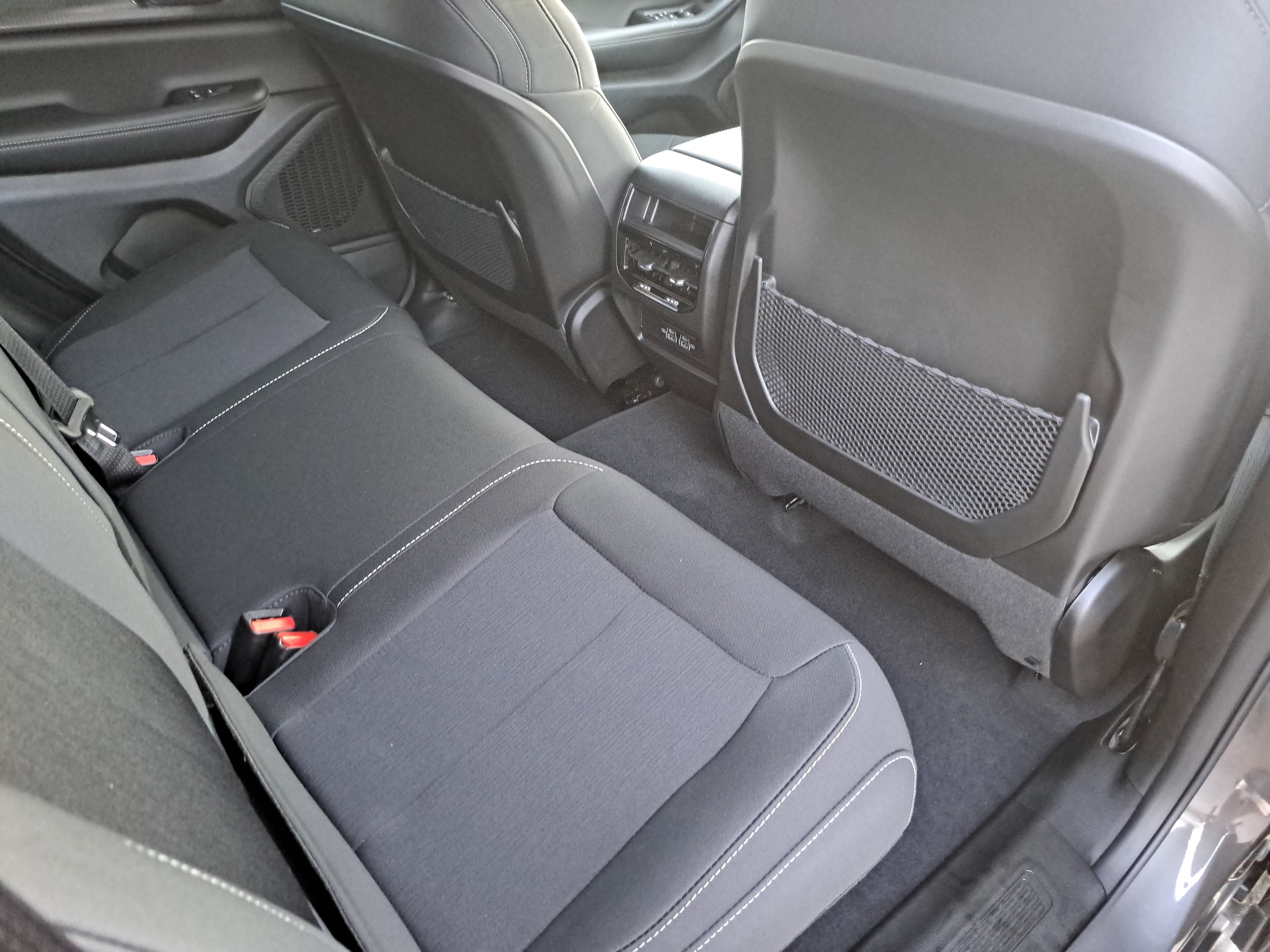 New 2026 Jeep Grand Cherokee Laredo AWD/4WD image 11