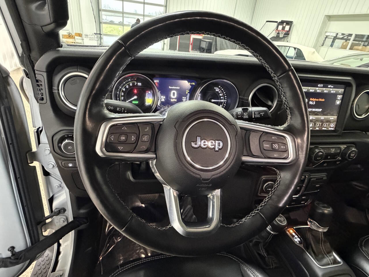 Used 2023 Jeep Wrangler Unlimited Sahara w/ Cold Weather Group image 31