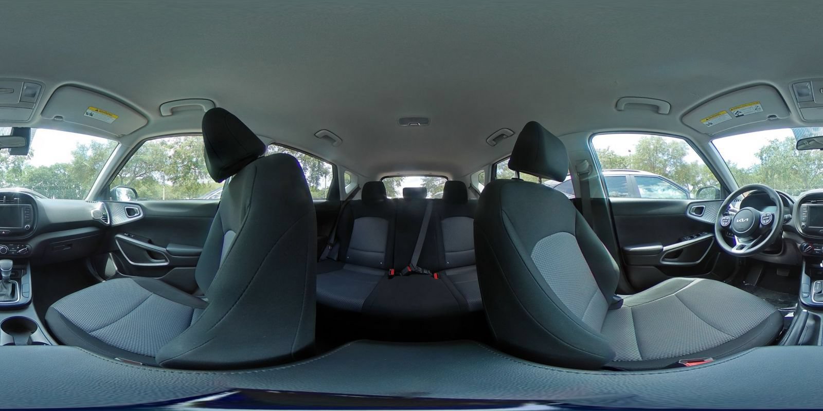 Used 2025 Kia Soul LX w/ LX Technology Package FWD image 39