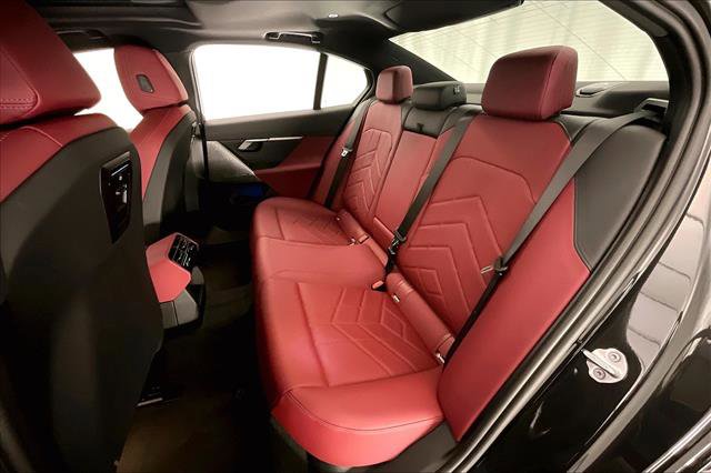 New 2025 BMW i5 xDrive40 w/ Premium Package image 14