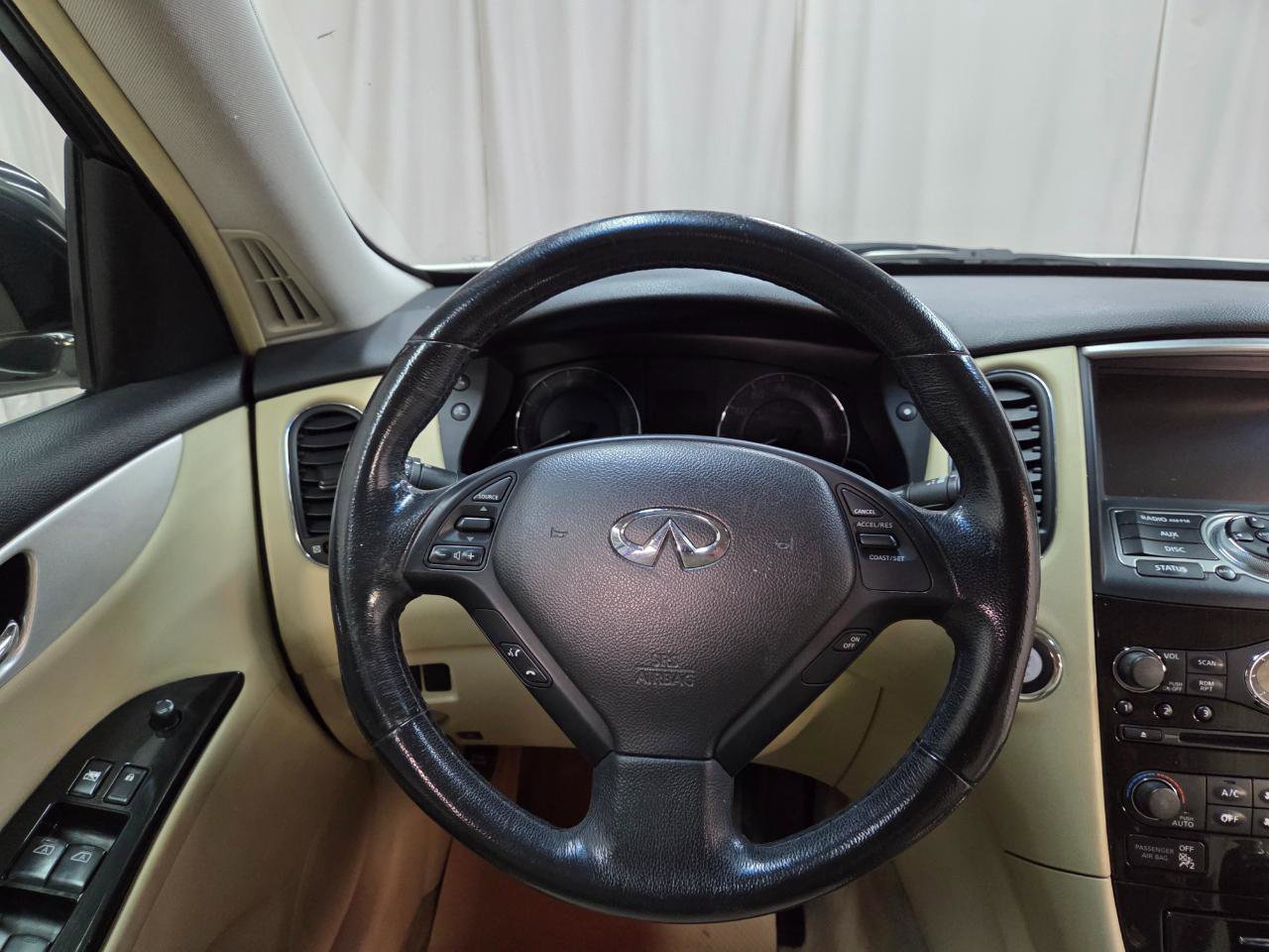 Used 2017 INFINITI QX50 AWD image 25