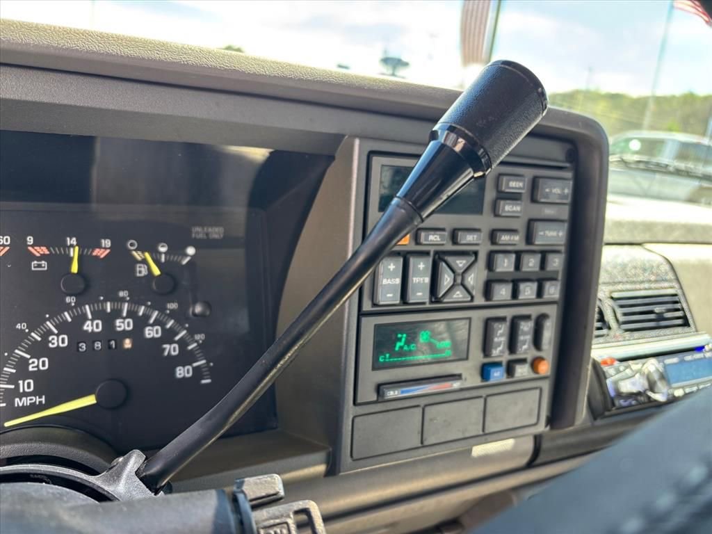 Used 1993 Chevrolet Silverado 1500 2WD Regular Cab image 16