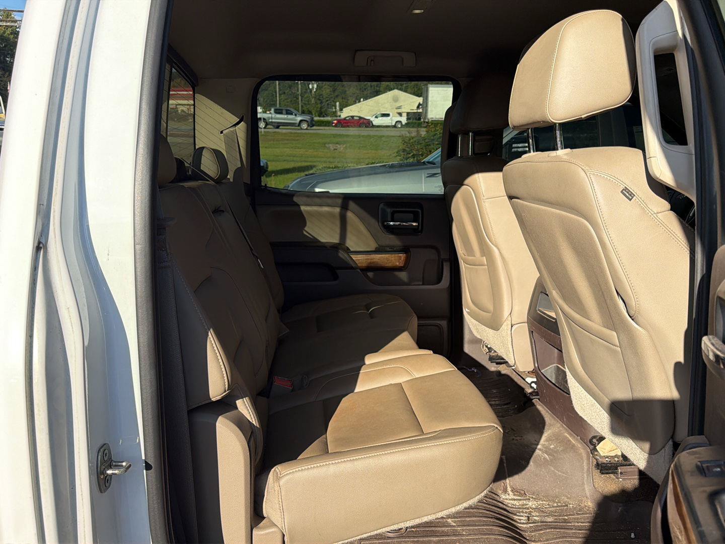 Used 2015 Chevrolet Silverado 1500 LTZ w/ LTZ Plus Package AWD/4WD image 14