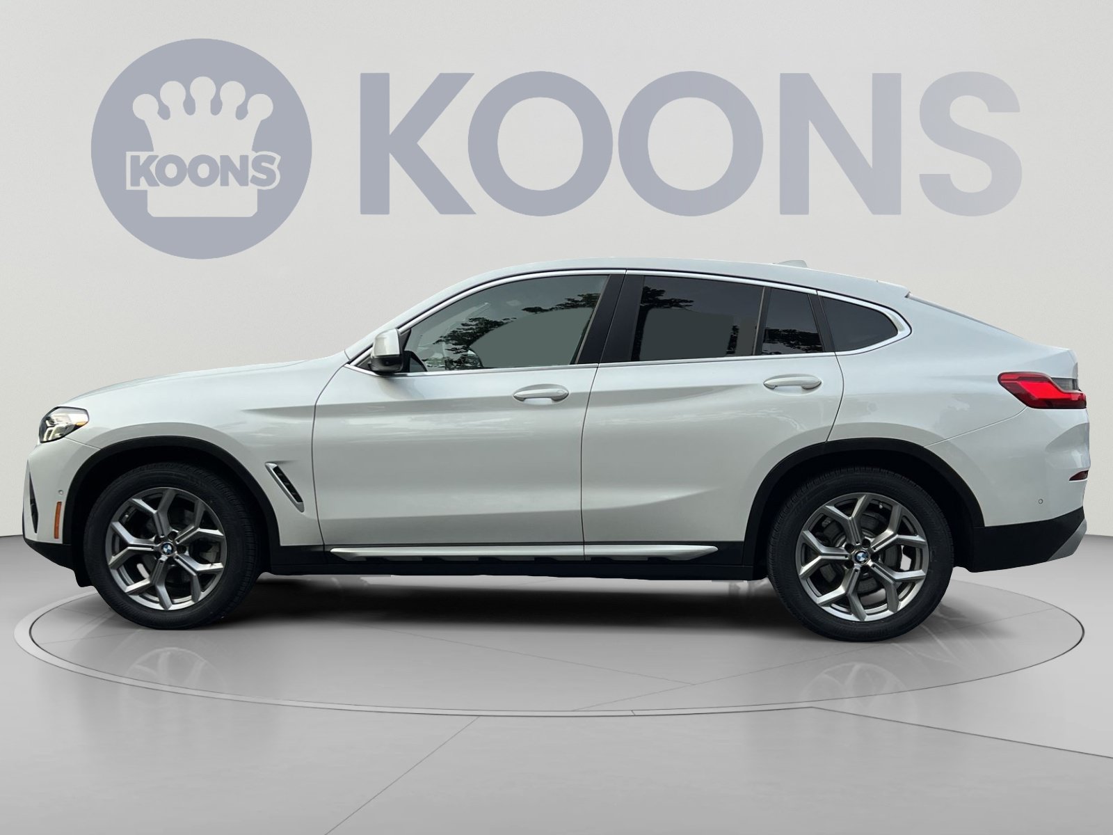Used 2023 BMW X4 xDrive30i w/ Parking Assistance Package AWD/4WD image 7