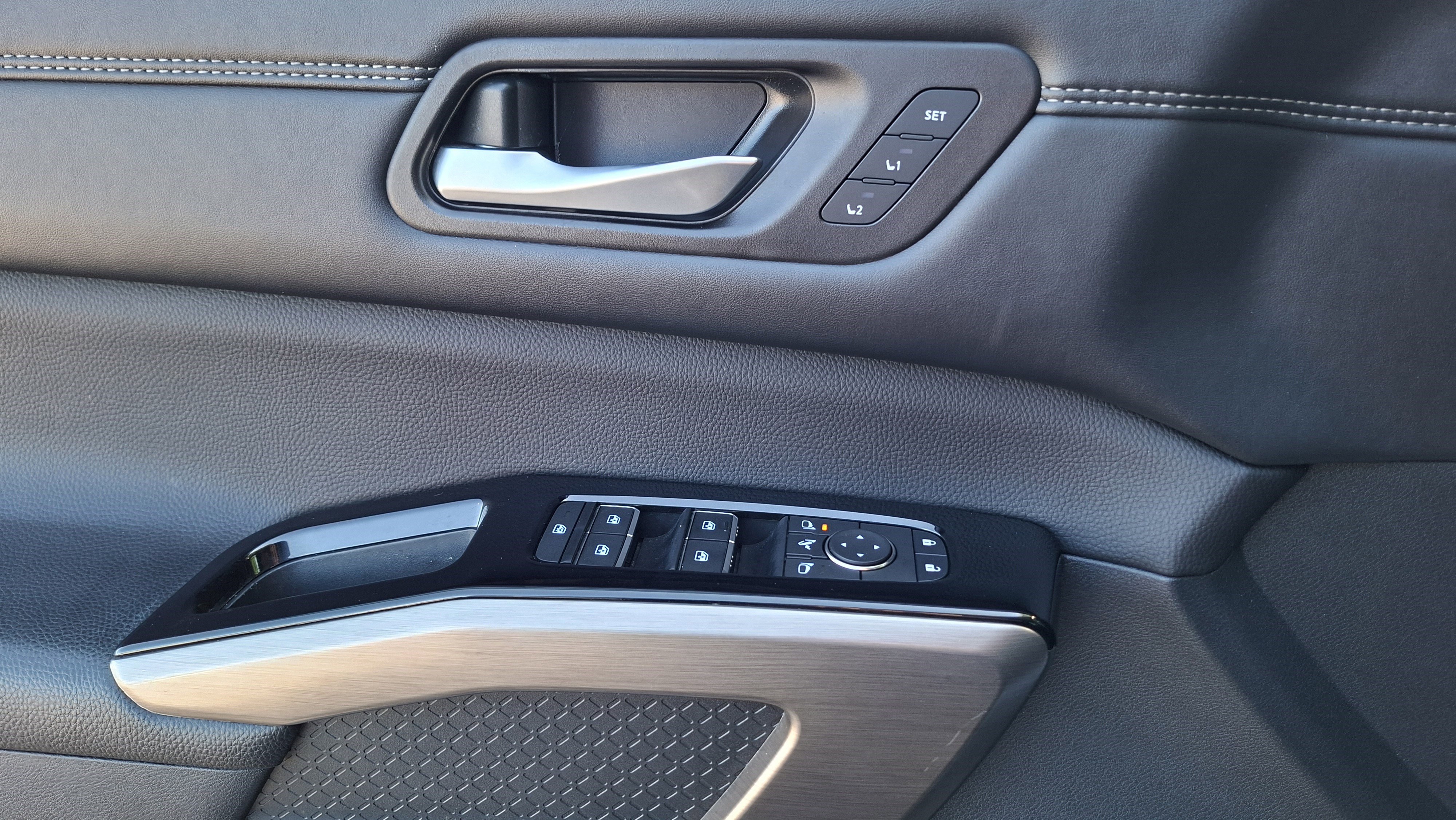 Certified 2024 Nissan Pathfinder Platinum image 17