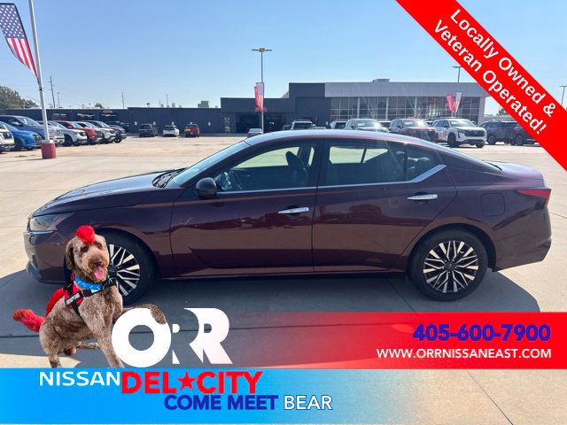 Used 2025 Nissan Altima 2.5 SV FWD image 2