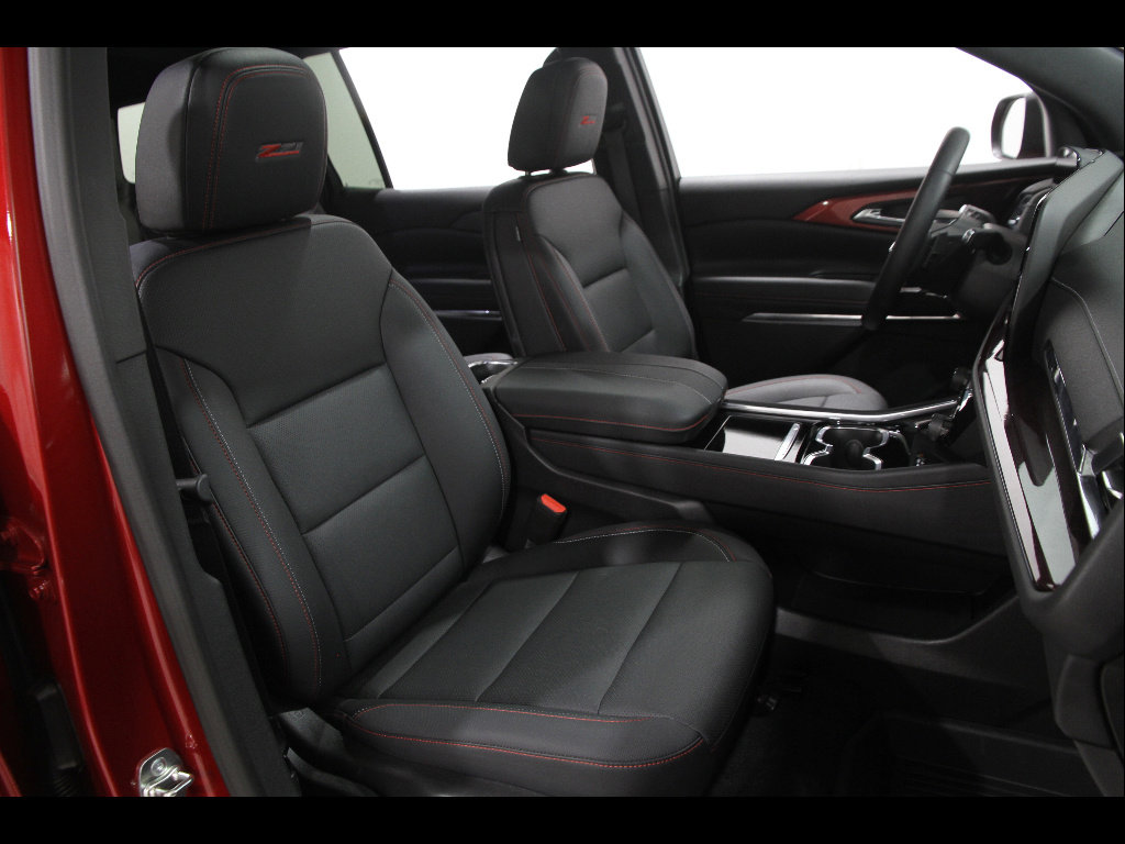 Certified 2026 Chevrolet Traverse Z71 w/ LPO, Floor Liner Package image 16