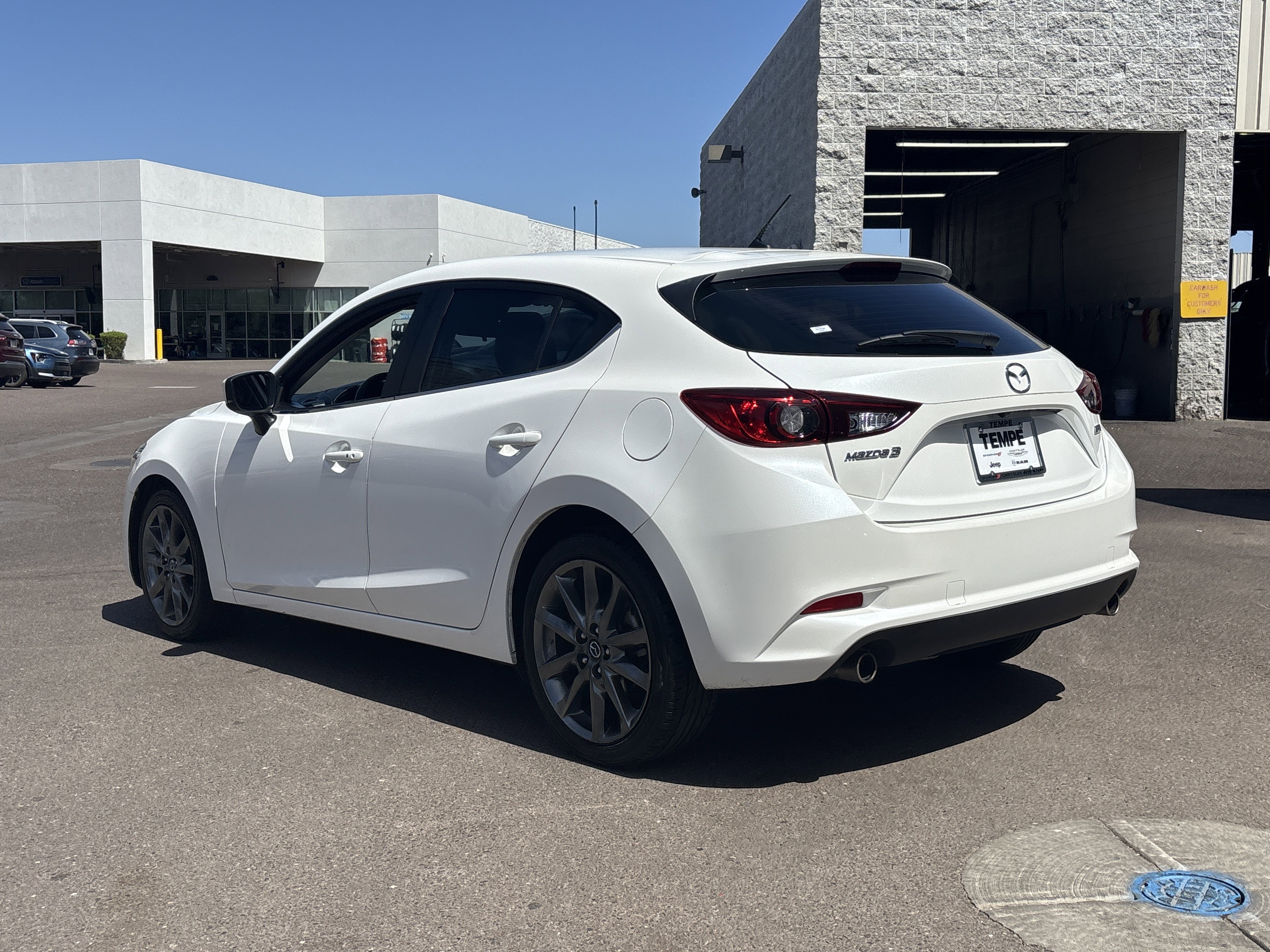 Used 2018 MAZDA MAZDA3 Touring FWD image 4