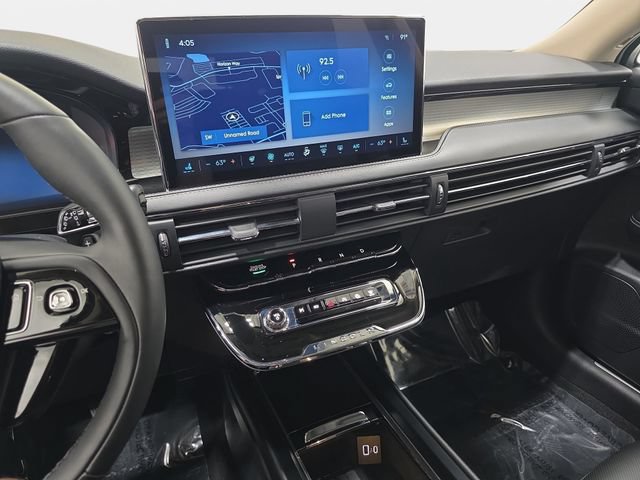 Used 2025 Lincoln Corsair AWD w/ Equipment Group 101A image 17