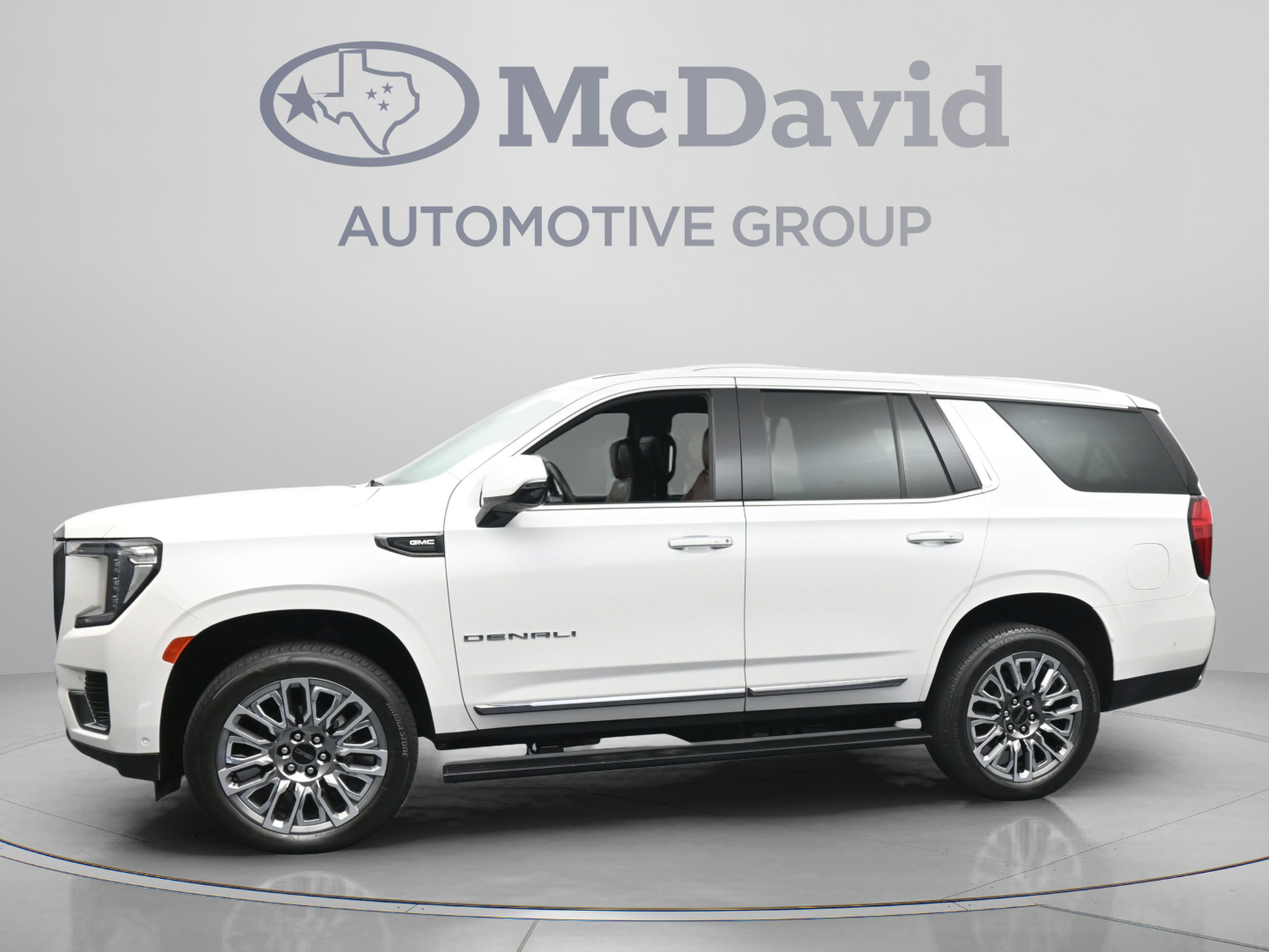 Used 2024 GMC Yukon Denali Ultimate AWD/4WD image 5