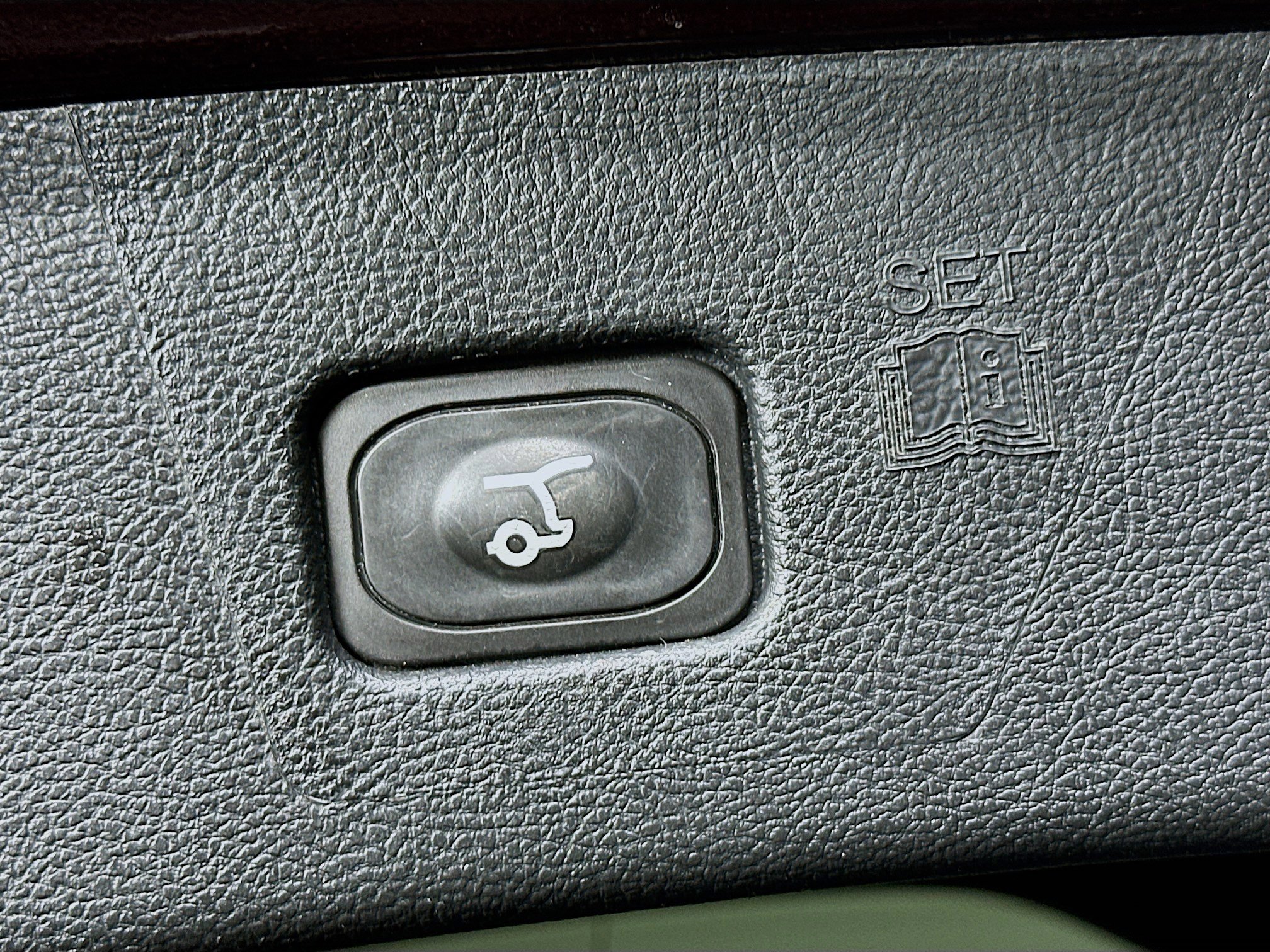 Used 2024 Ford Edge ST-Line image 31