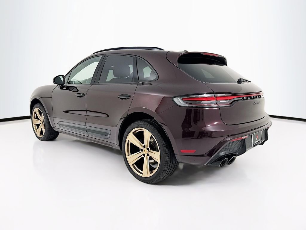 Certified 2023 Porsche Macan Turbo image 3