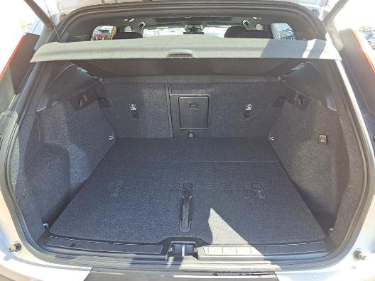 Used 2023 Volvo XC40 B5 Plus AWD/4WD image 15