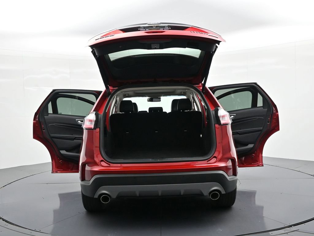Used 2020 Ford Edge Titanium w/ Equipment Group 301A AWD/4WD image 37