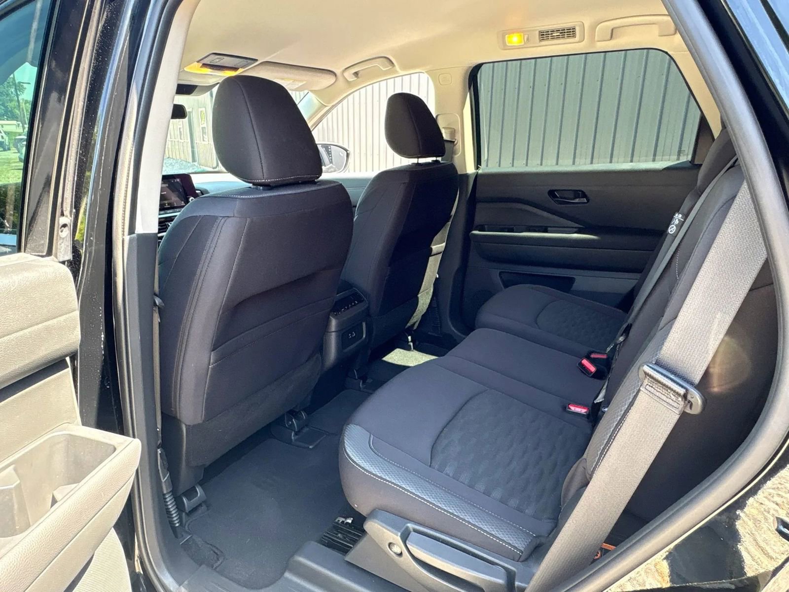 Used 2025 Nissan Pathfinder SV FWD image 14