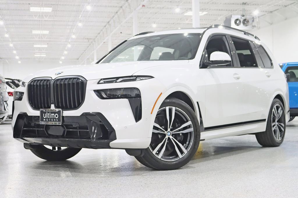 Used 2023 BMW X7 xDrive40i w/ M Sport Package image 6