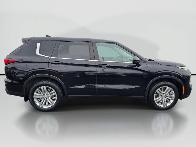 Used 2022 Mitsubishi Outlander ES FWD image 6