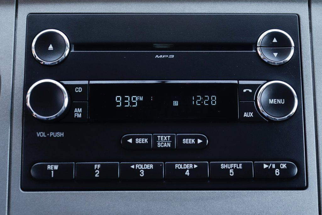 Used 2016 Ford F550 4x4 Crew Cab Super Duty w/ XLT Interior Package image 32