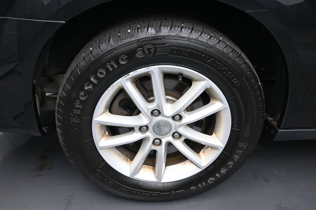 Used 2016 Dodge Grand Caravan SXT FWD image 31