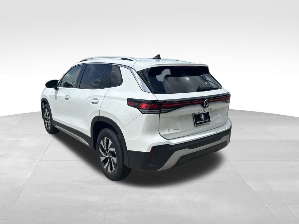 Used 2025 Volkswagen Tiguan S image 6