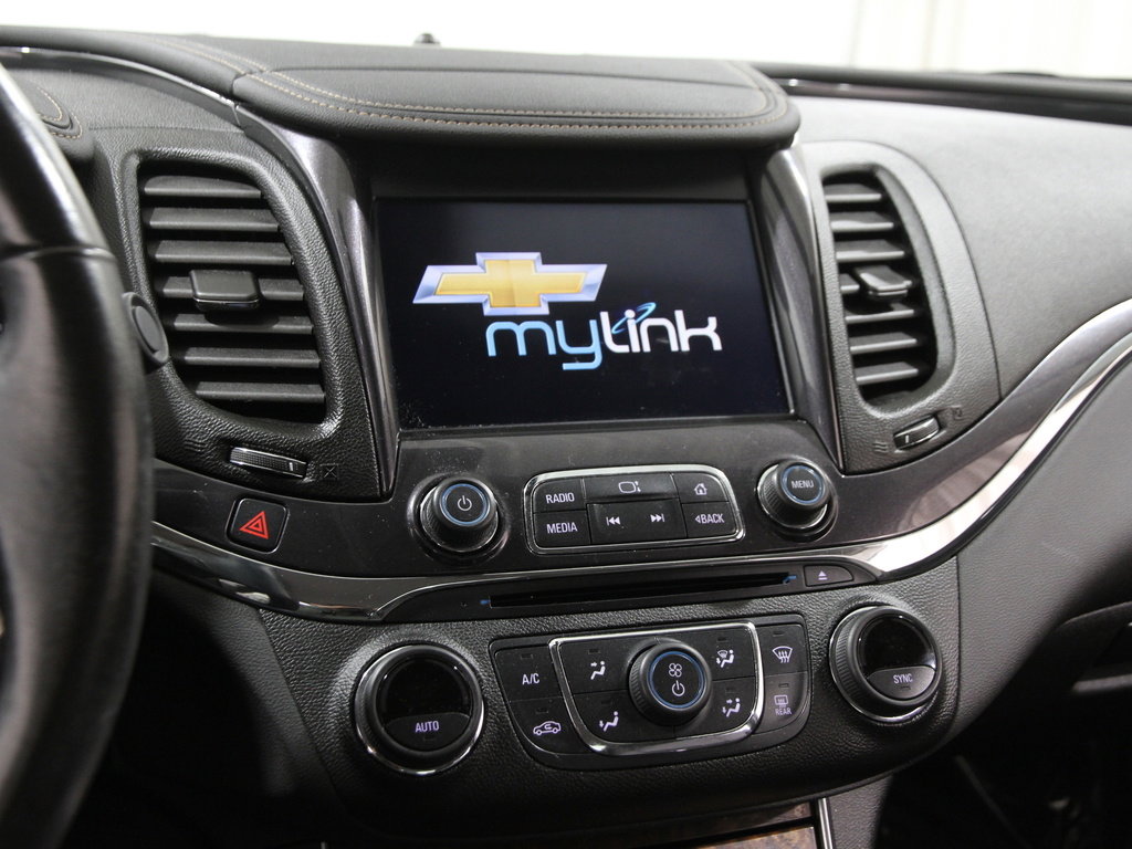 Used 2014 Chevrolet Impala LT w/ Convenience Package image 9