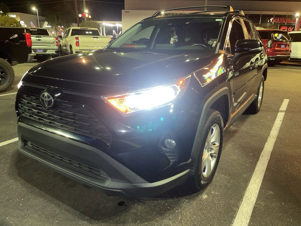 Used 2020 Toyota RAV4 XLE image 5