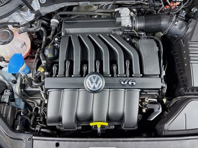 Used 2018 Volkswagen Passat 3.6 image 30