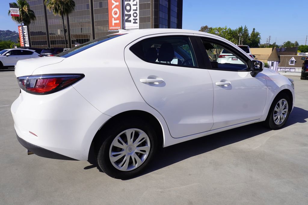 Used 2019 Toyota Yaris L FWD image 6