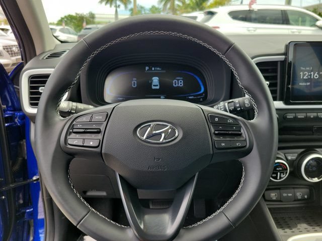 Used 2025 Hyundai Venue Limited FWD image 19