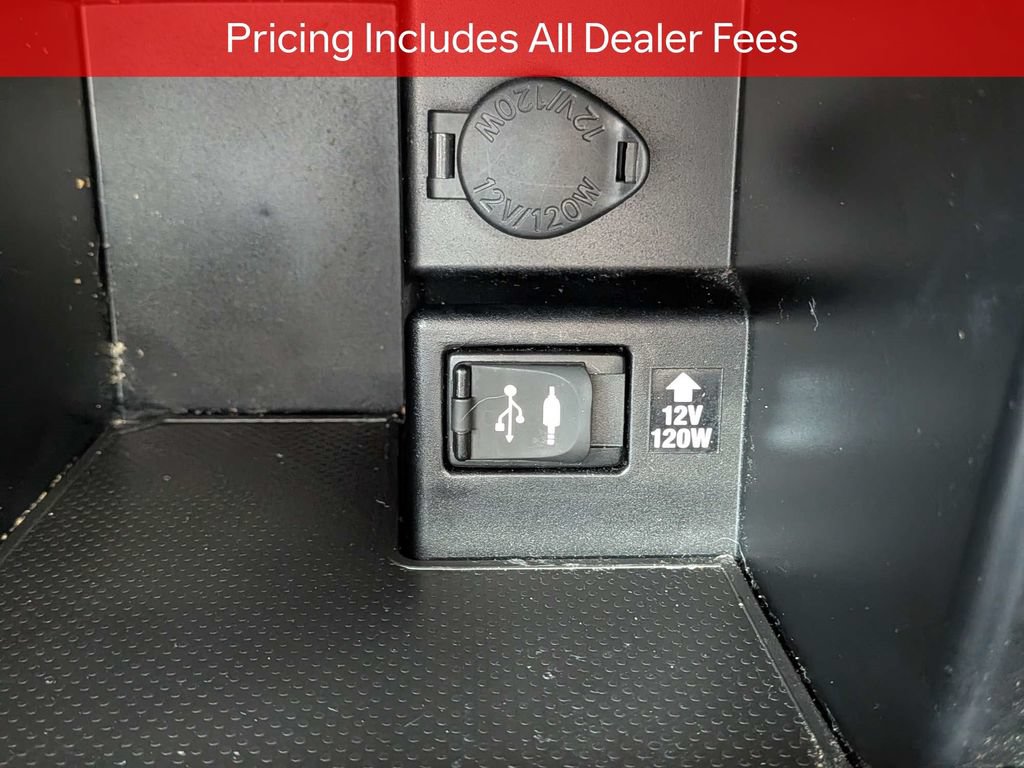 Used 2014 Toyota Camry XLE w/ Moonroof Package FWD image 24
