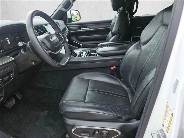 Used 2022 Jeep Wagoneer Series II AWD/4WD image 15