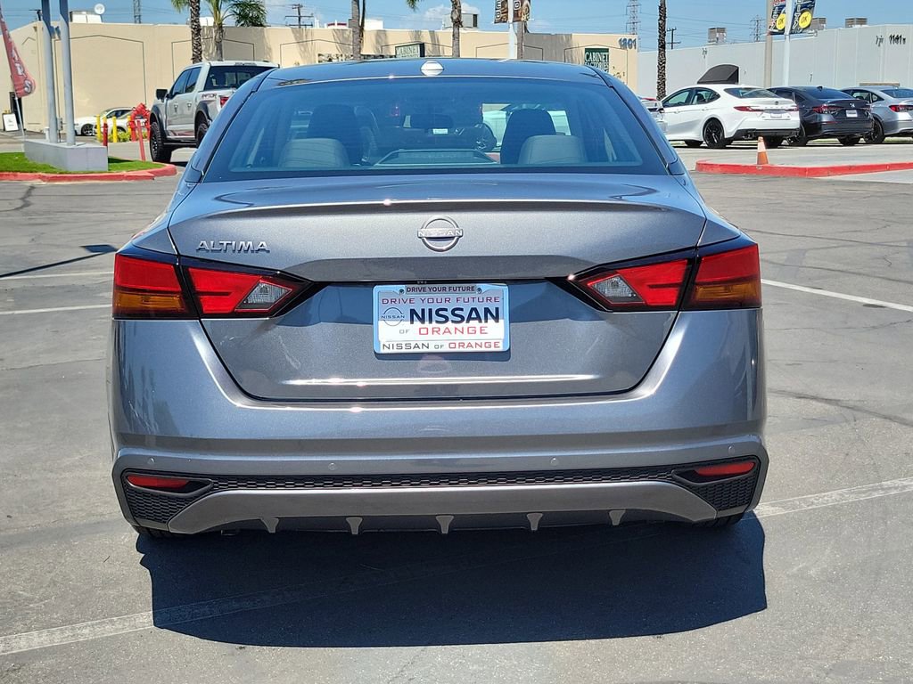 Used 2025 Nissan Altima 2.5 S FWD image 28