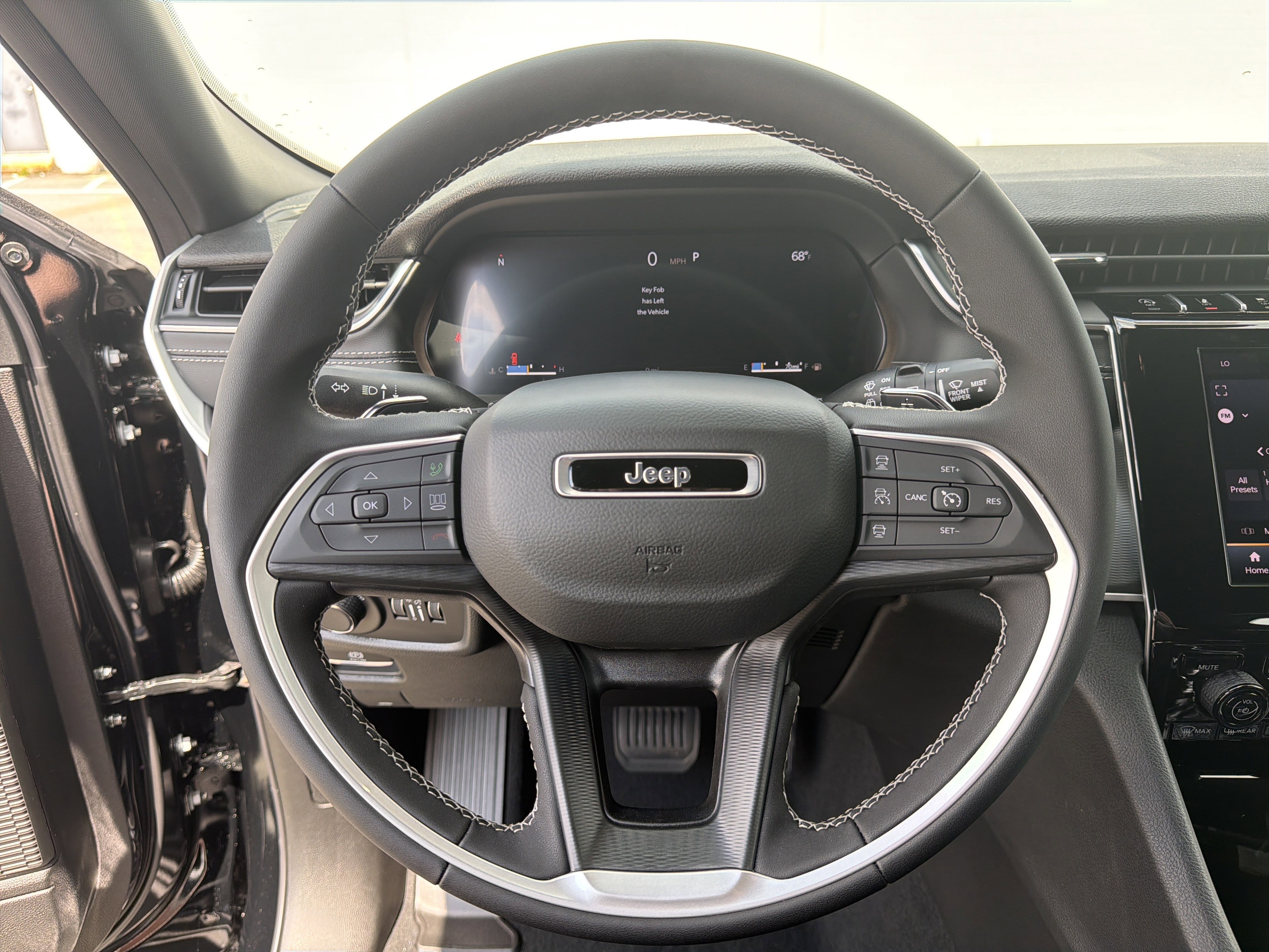 New 2026 Jeep Grand Cherokee Laredo w/ Trailer Tow Package image 28