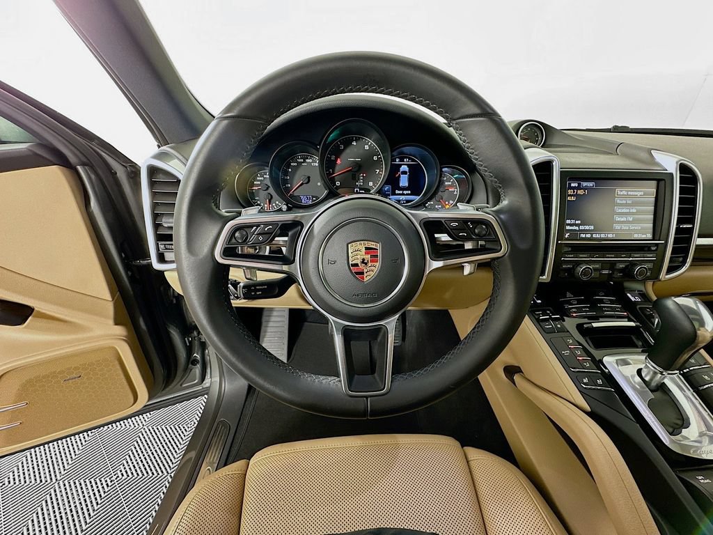Used 2016 Porsche Cayenne AWD/4WD image 11