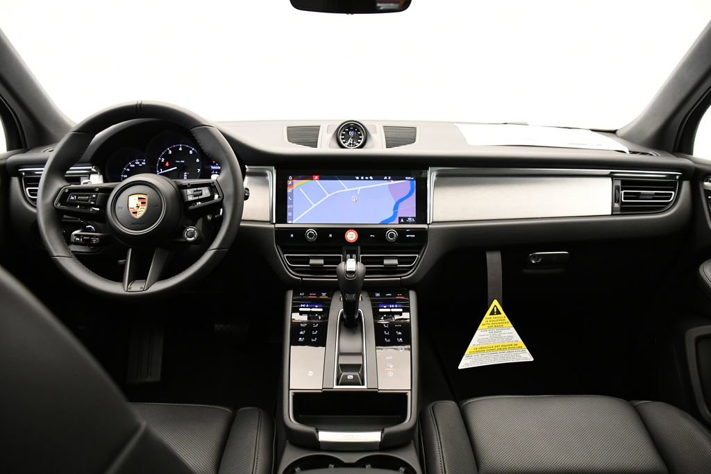 Used 2026 Porsche Macan AWD/4WD image 23