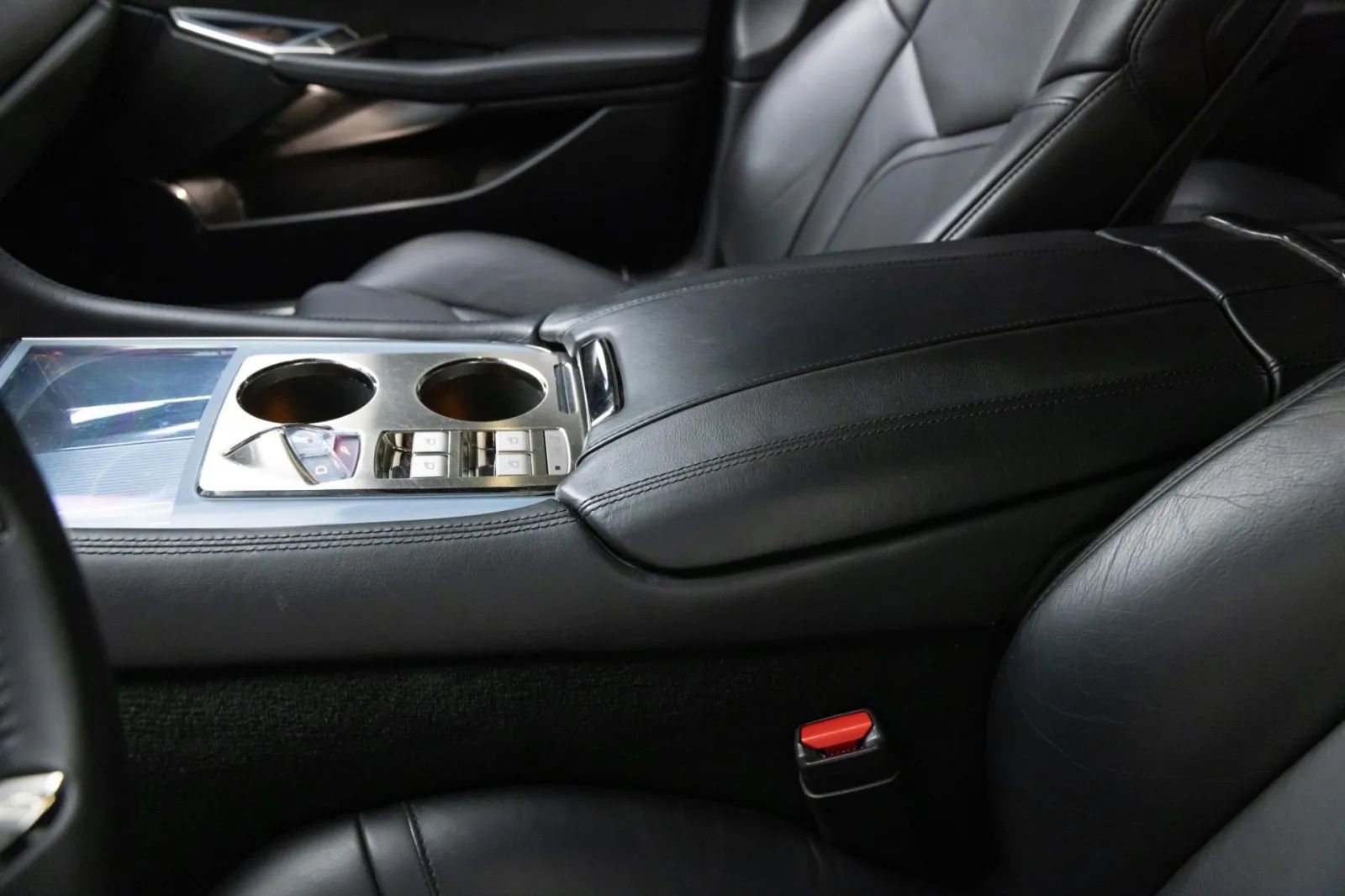 Used 2018 Karma Revero Luxury RWD image 16