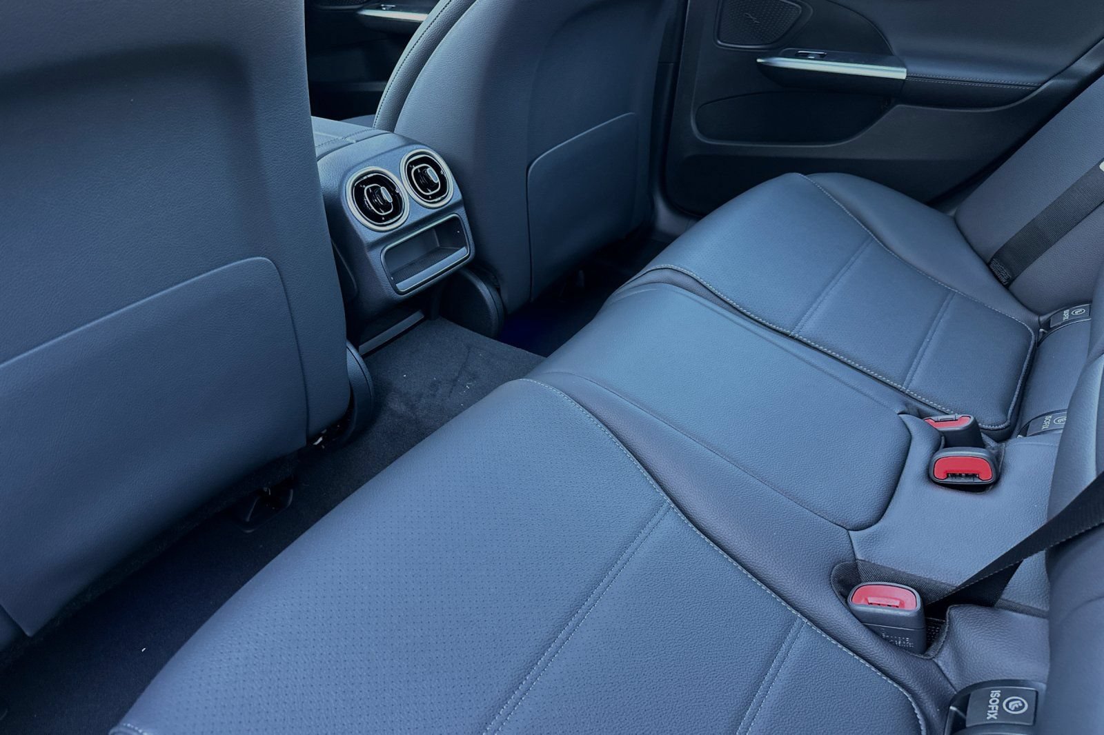 New 2025 Mercedes-Benz C 300 Sedan image 14