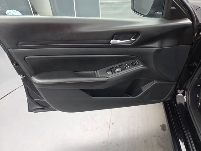 Used 2024 Nissan Altima 2.5 SV image 24