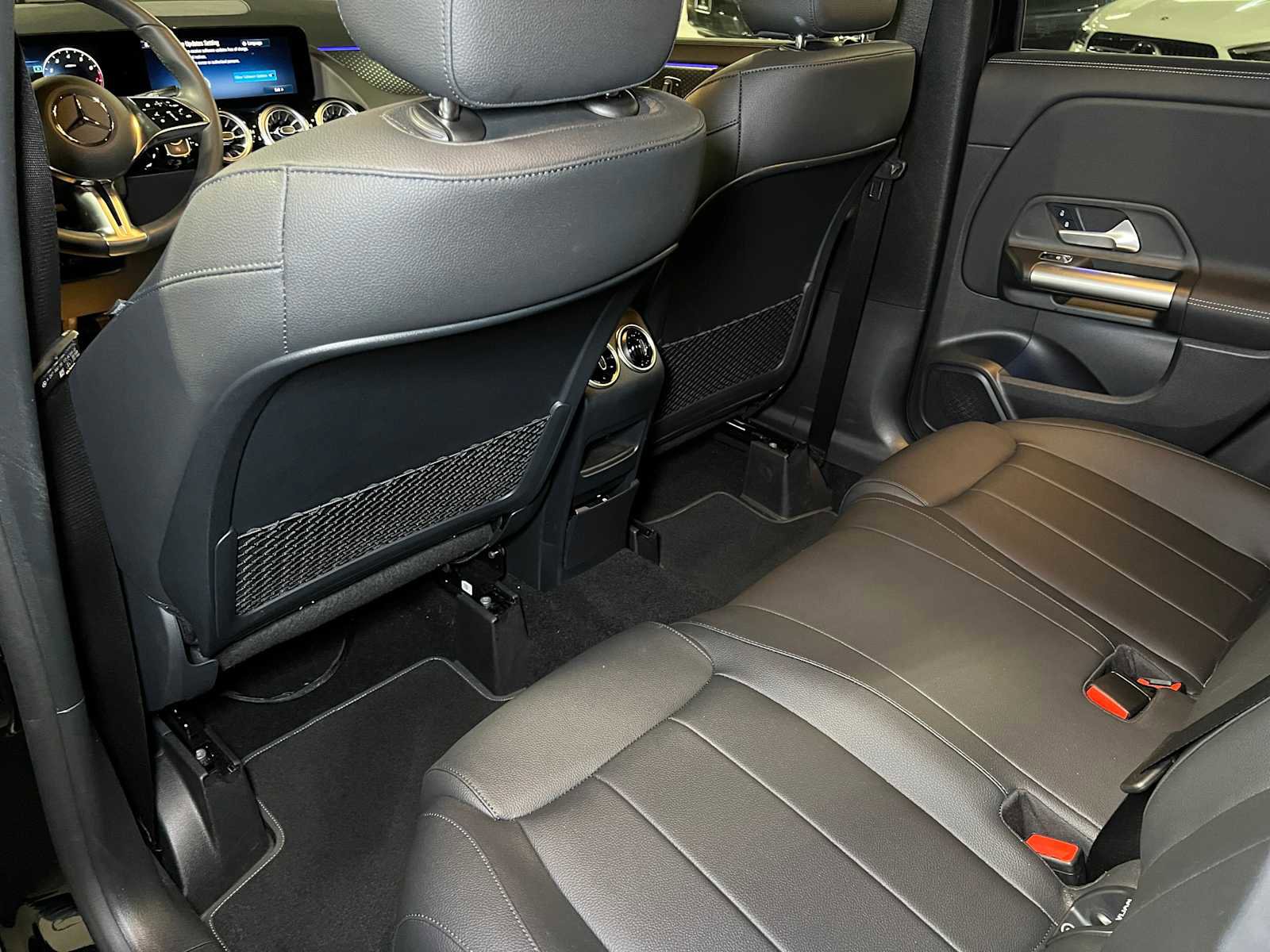 Certified 2025 Mercedes-Benz GLA 250 4MATIC image 17