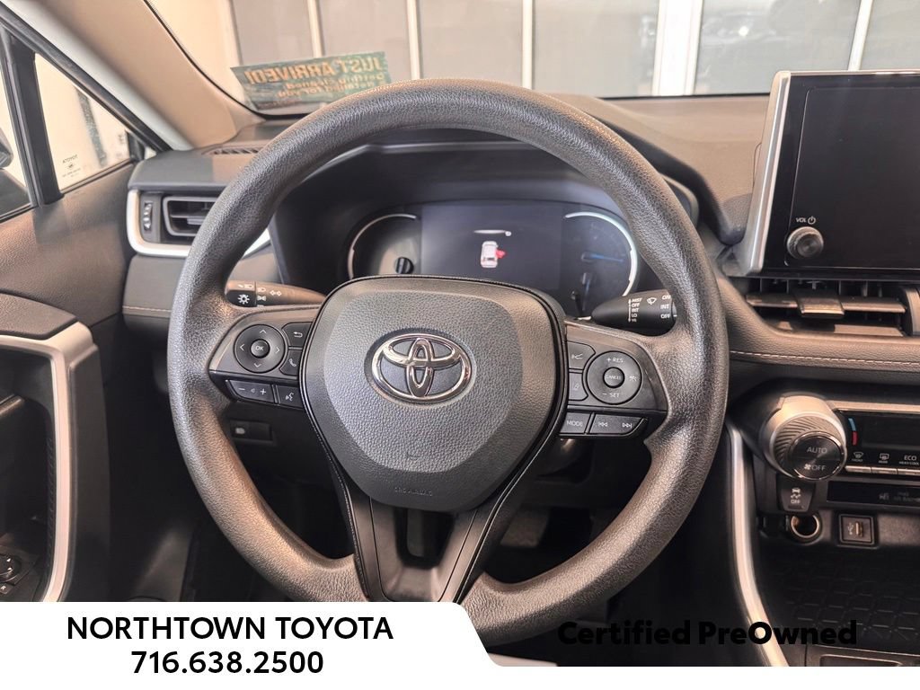 Used 2025 Toyota RAV4 LE AWD/4WD image 8