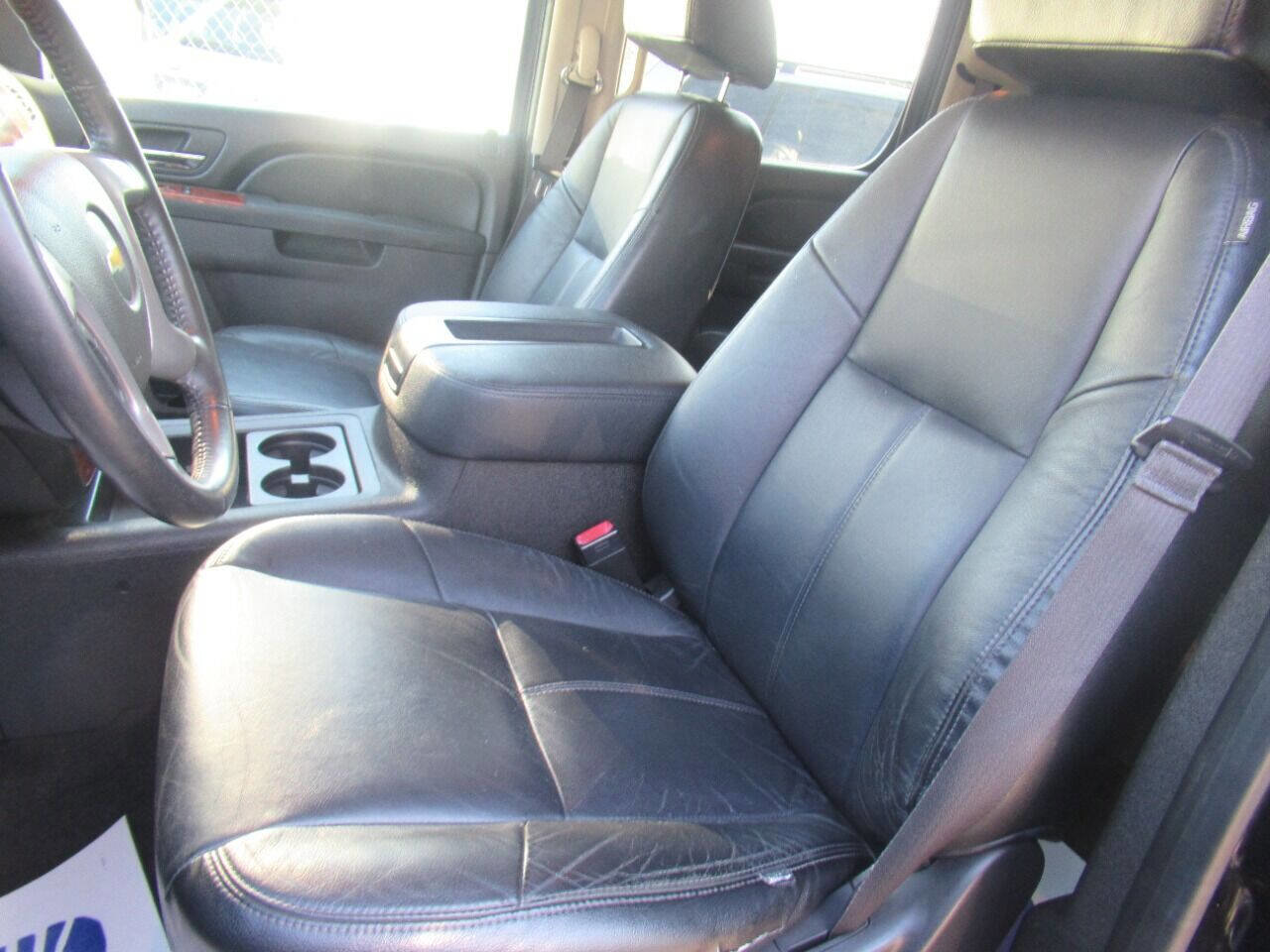 Used 2013 Chevrolet Suburban LS w/ Convenience Package 1 image 27