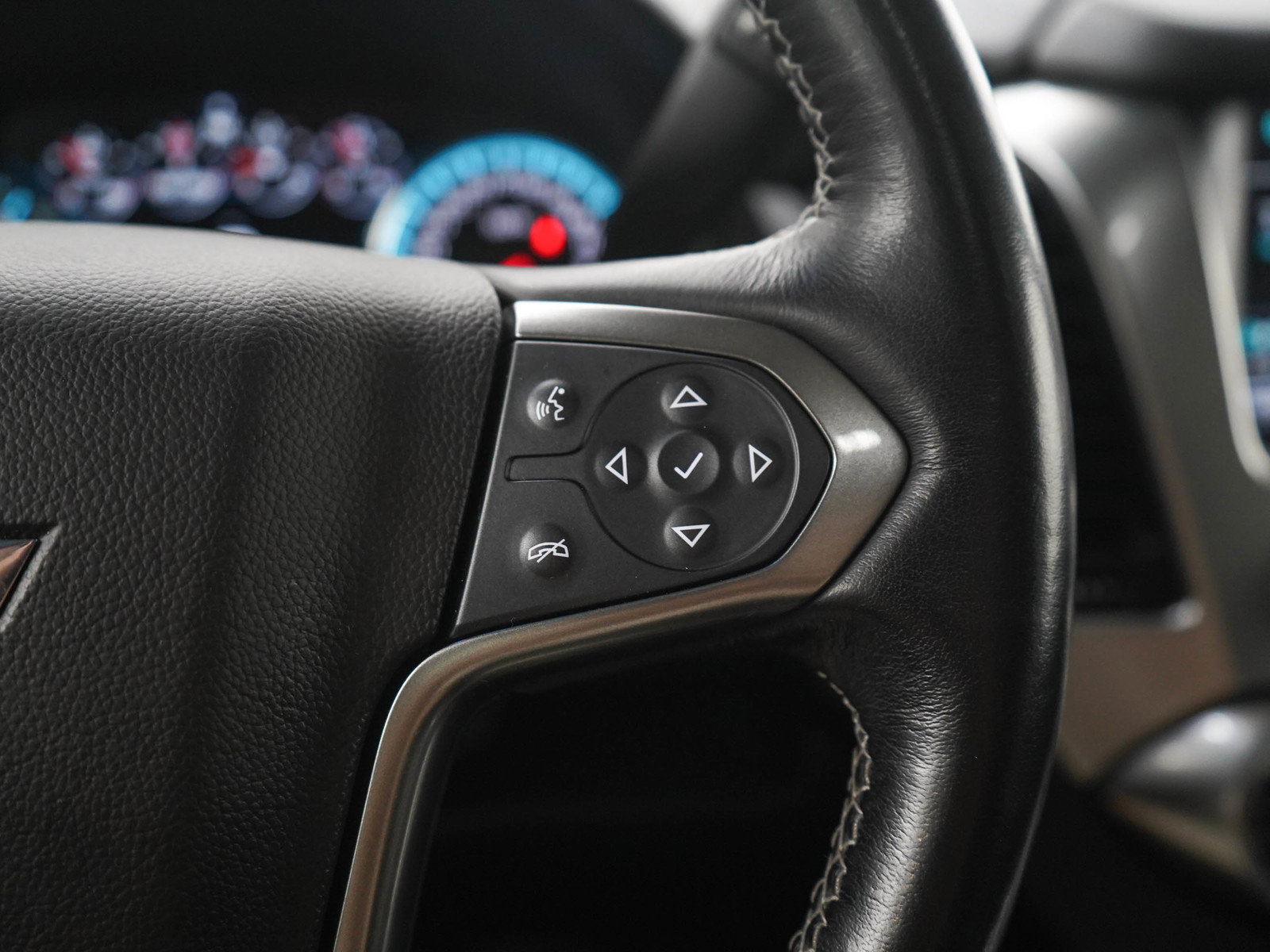 Used 2019 Chevrolet Suburban Premier AWD/4WD image 28