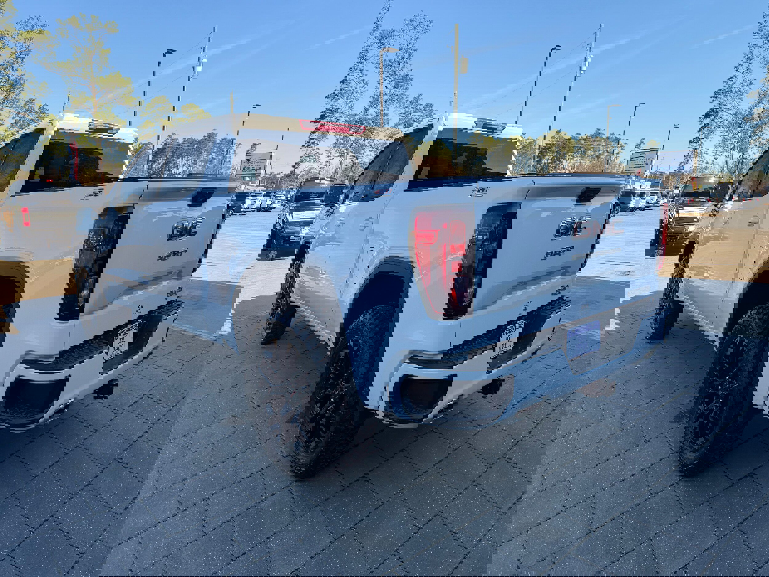 Used 2024 GMC Sierra 1500 Elevation image 7