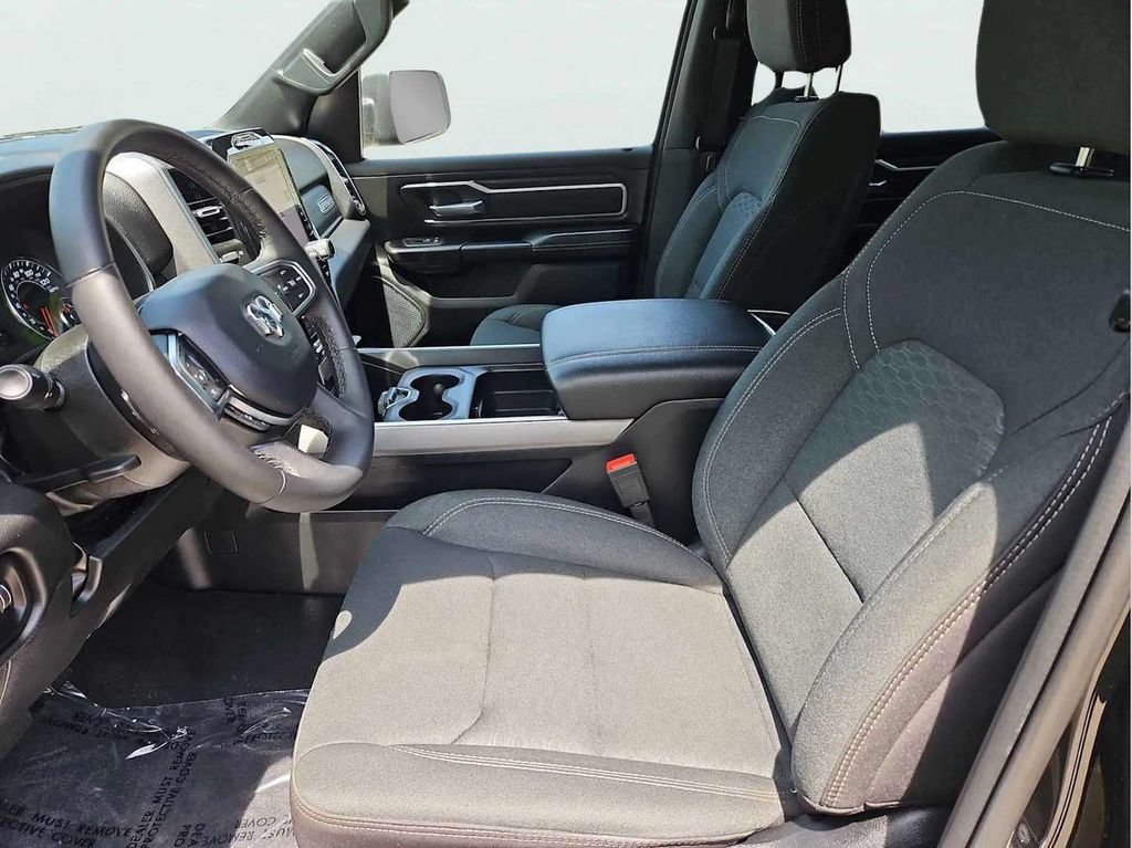 Used 2025 RAM 1500 Big Horn AWD/4WD image 32