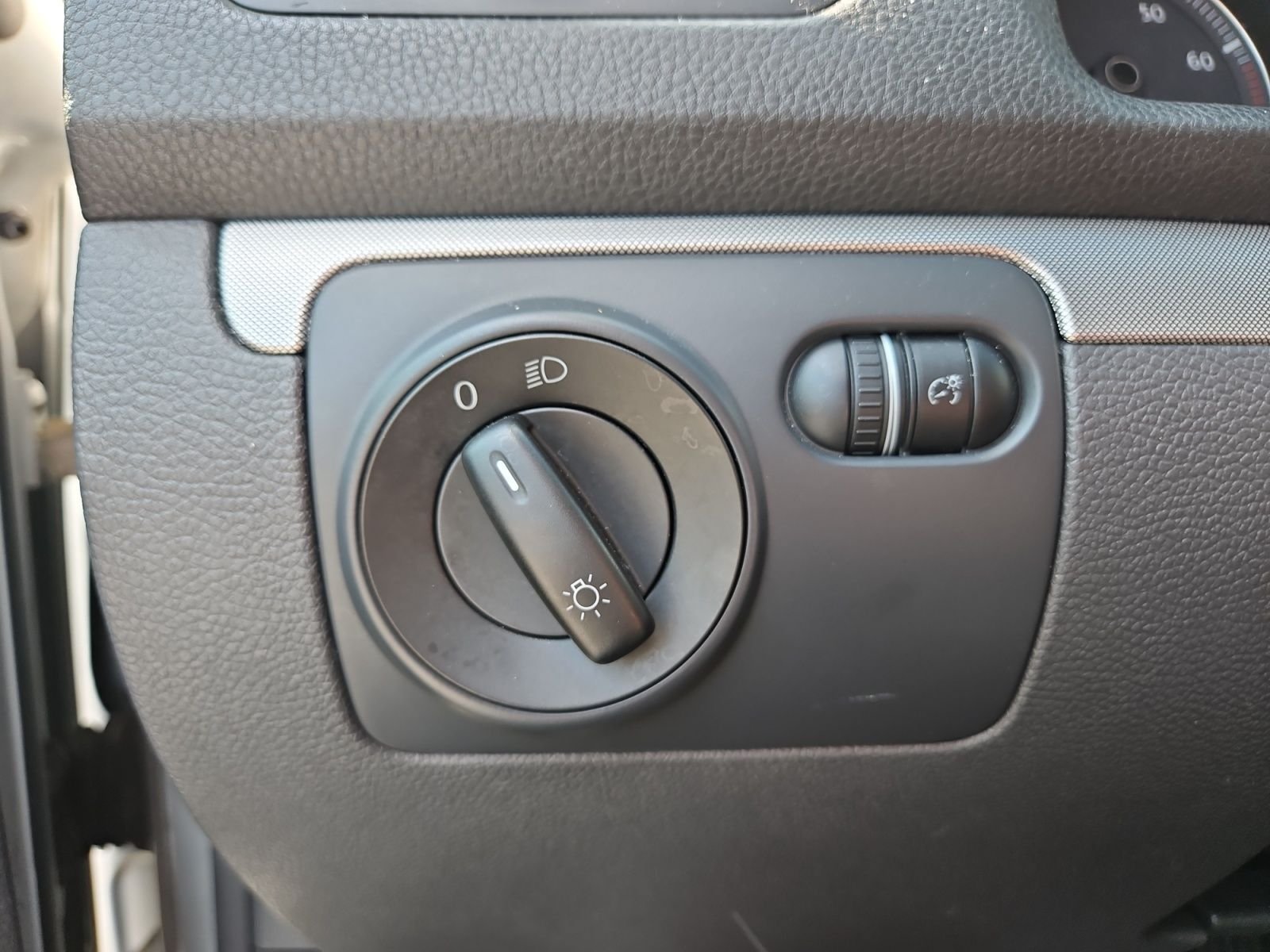 Used 2008 Volkswagen Jetta SE FWD image 22